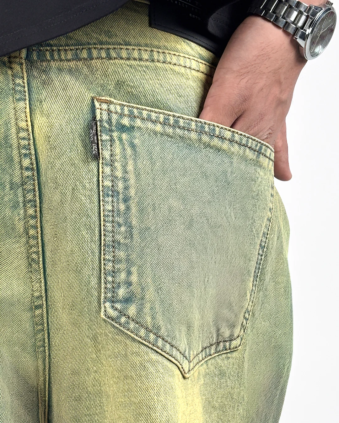 Vintage Blue Wide Flared Jeans - Image 7